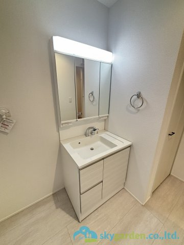 平塚市御殿4丁目15期　新築戸建　全5棟4号棟の独立洗面台