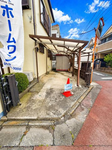 福生市大字福生　中古戸建の駐車場