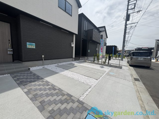 平塚市御殿4丁目15期　新築戸建　全5棟3号棟の駐車場