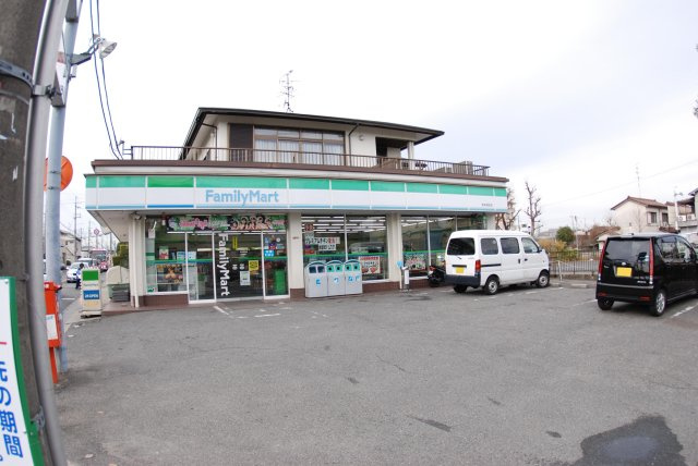 イーストヒルズ東香里の周辺|近くのコンビニ
