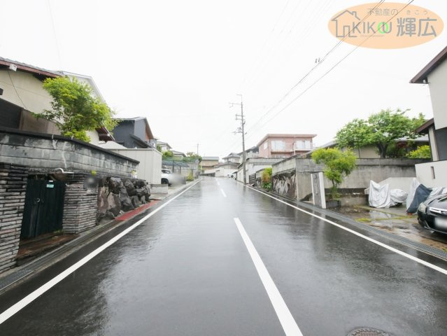 明石市大久保町高丘1丁目　中古戸建の前面道路含む現地写真