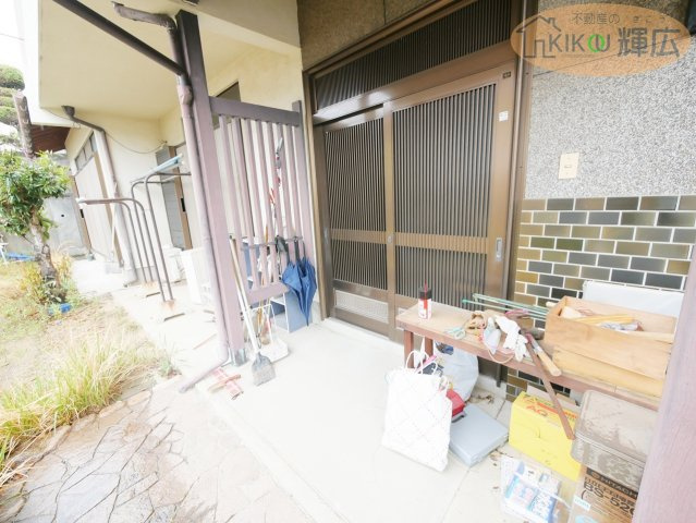 明石市大久保町高丘1丁目　中古戸建の玄関