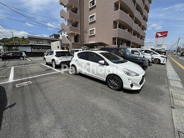 オブジェ朝倉の駐車場