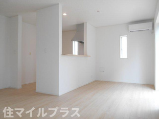 【居間・リビング】 | 鏡石町境新築一戸建て4棟 | こちらの居間で趣味の時間をお楽しみください