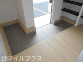 【玄関】 | 鏡石町境新築一戸建て4棟 | 落ち着いた玄関です