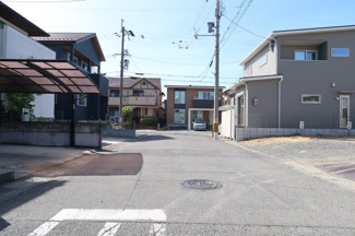 【前面道路含む現地写真】