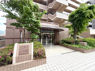 ファミール宝塚のエントランス