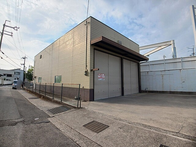和歌山市狐島倉庫の外観