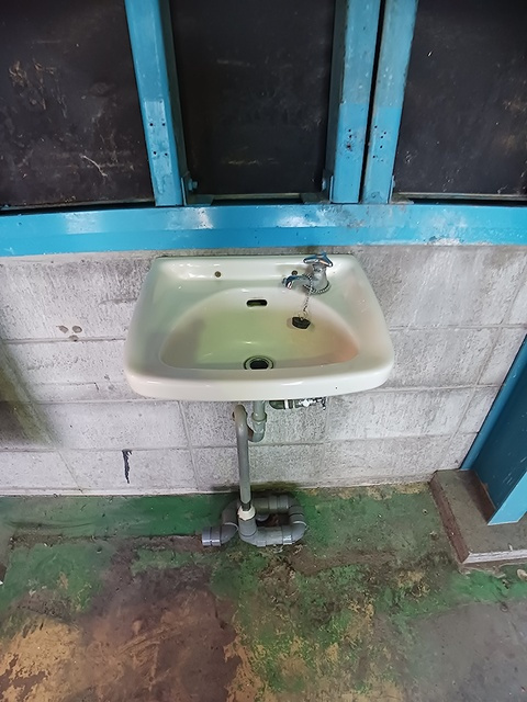 和歌山市狐島倉庫の洗面所