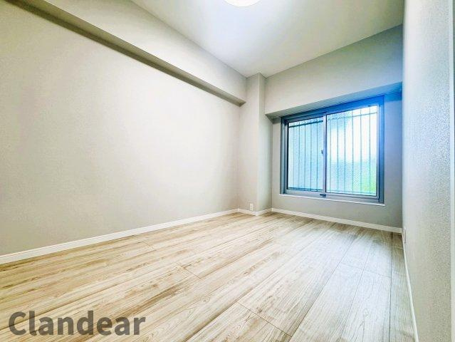 亀有グリーンマンションの洋室|ドキドキの新生活も、安心してスタート。ぴったりの住まいを見つけませんか？クランディアが一緒に住まい選びをサポートします‼　まずは、お気軽にお問合せください　＃クランディア