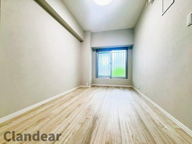 亀有グリーンマンションの洋室|ドキドキの新生活も、安心してスタート。ぴったりの住まいを見つけませんか？クランディアが一緒に住まい選びをサポートします‼　まずは、お気軽にお問合せください　＃クランディア
