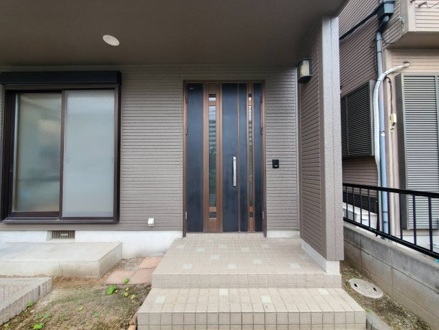 八潮市　垳　中古戸建　の玄関|ゆったりとした玄関です