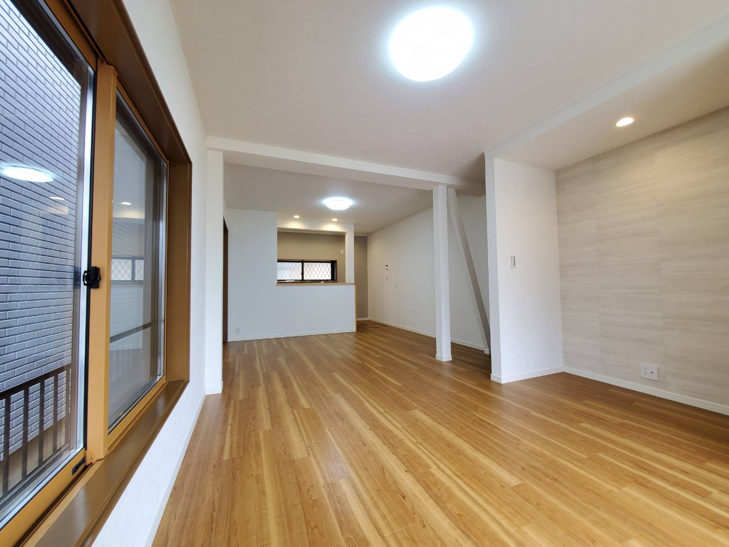 八潮市　垳　中古戸建　の居間・リビング|ゆったりとした居間です