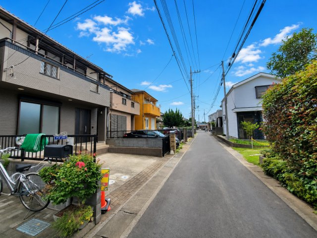 八潮市　垳　中古戸建　の前面道路含む現地写真|前面道路含む現地写真です