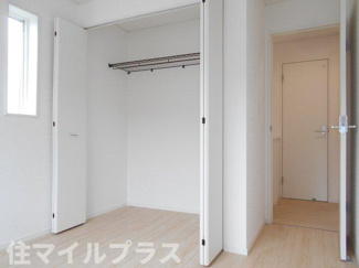 【洋室】 | 鏡石町境新築一戸建て4棟 | 落ち着いた色調の洋室です