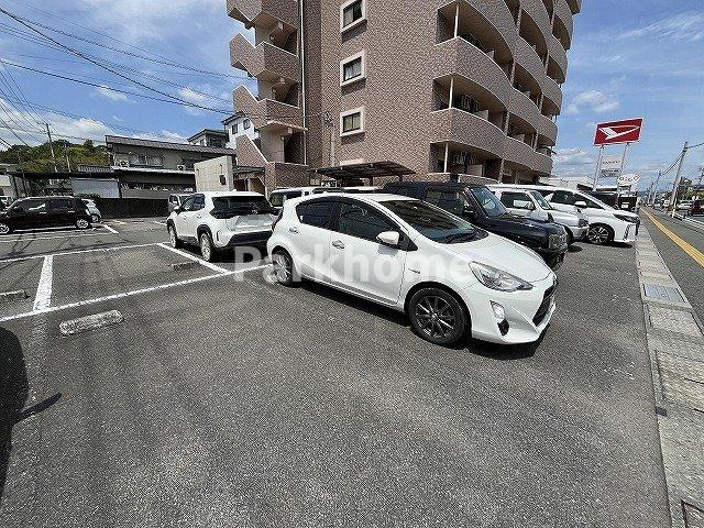 オブジェ朝倉の駐車場