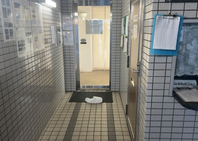 【その他共用部分】 | クリオ西王子壱番館 | 共用部分は、一棟の建物に住む区分所有者全員が共同で所有するとし、共用部分の管理、補修などは、区分所有者で形成される管理組合が行います。個人の判断で勝手に変更することはできませんので覚えておきましょう。
