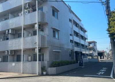 【外観】 | クリオ西王子壱番館 | マンションの外観は非常に重要なポイントです！外観の善し悪しは資産価値に大きな影響を与えます。外観のいいマンションを購入することで、高値で売却がしやすく、買い手が見つかりやすいというメリットがあります。