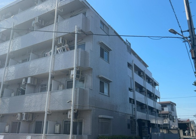 【構造・工法・仕様】 | クリオ西王子壱番館 | ＲＣ造、Reinforced Concreteは直訳すると補強されたコンクリートです。主に柱や梁・床・壁が鉄筋とコンクリートで構成おり、鉄筋を組んだ型枠にコンクリートを流し込んで固めたものを指します。