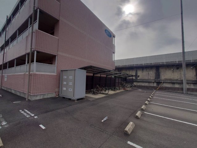 アビリティ西平原LOの駐車場