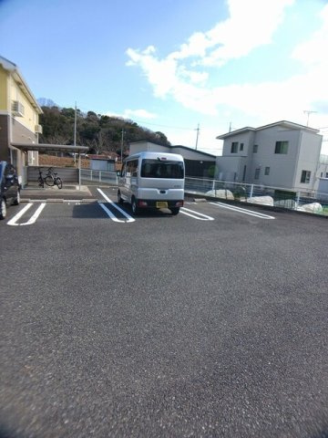 フルール・メゾンＣの駐車場