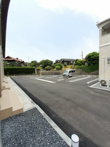 フォレストガーデンヒルズＢの駐車場