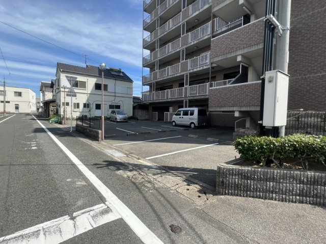 アビリティ東本町の駐車場