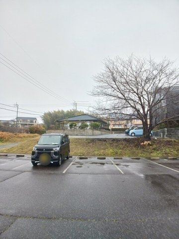 ジョリフルールの駐車場