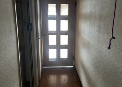 【内装】 | 秀和めじろ台レジデンス | 内装はとにかくおしゃれなものがいい！と選ぶ前に、まず住んだ後のことを想像してみましょう。住んでみたらコンセントの位置が悪くて使いにくいなど出てきます。事前にどの家電をどこに置くか想定しておきましょう。