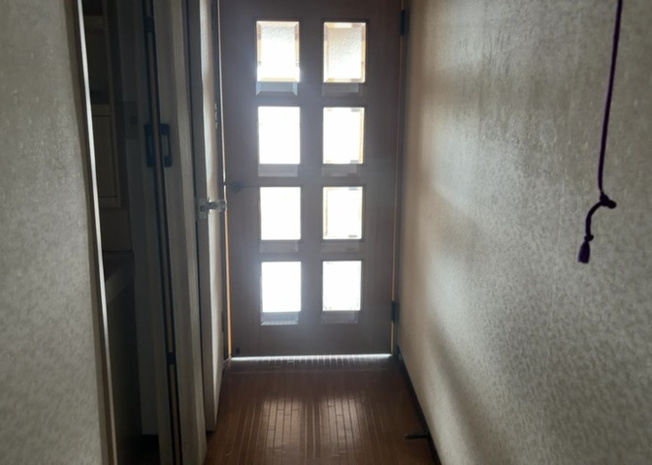 【内装】 | 秀和めじろ台レジデンス | 内装はとにかくおしゃれなものがいい！と選ぶ前に、まず住んだ後のことを想像してみましょう。住んでみたらコンセントの位置が悪くて使いにくいなど出てきます。事前にどの家電をどこに置くか想定しておきましょう。