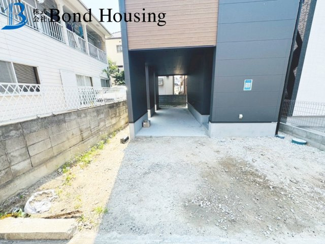 照明器具・エアコン各部屋完備　二見町西二見　新築限定1棟の駐車場