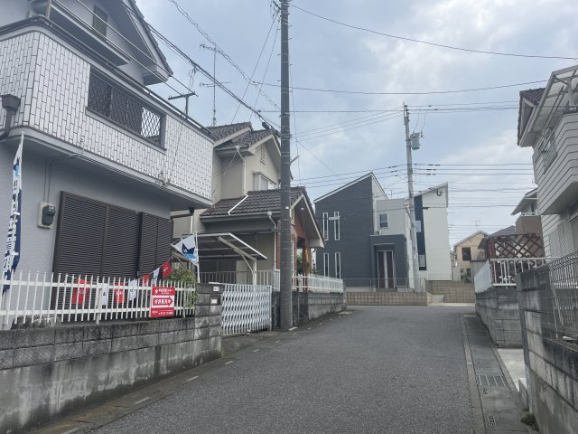 【前面道路含む現地写真】 | 熊谷市三ヶ尻1期　中古戸建