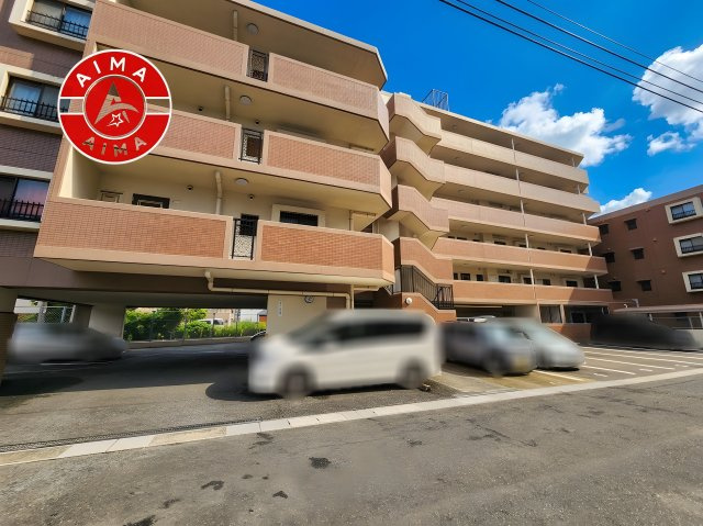 ベルアージュ井尻の外観|前面道路含む現地写真です。