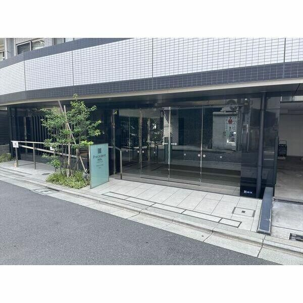 プレセダンヒルズ向島Eastのエントランス