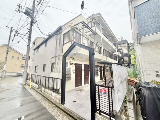 アリヴィオ横浜南の外観