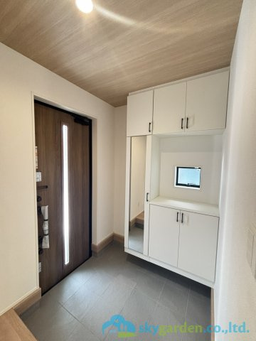 平塚市御殿4丁目15期　新築戸建　全5棟1号棟の玄関
