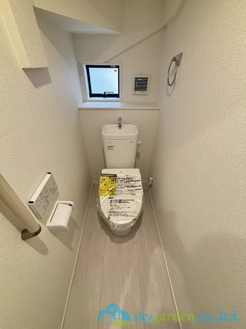 平塚市御殿4丁目15期　新築戸建　全5棟1号棟のトイレ