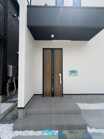 平塚市御殿4丁目15期　新築戸建　全5棟1号棟の玄関
