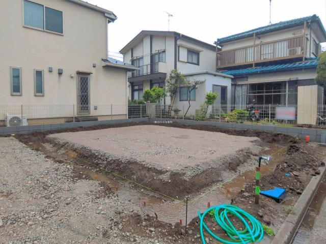 ふじみ野市亀久保の新築一戸建の外観|2026年5月撮影　
心地よい温度環境で快適な生活を送ることができるZEH水準適合住宅。
南東向きで陽当り良好！
資料請求やご見学などお気軽にお問い合わせください。