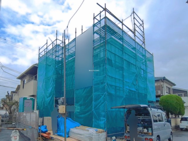ふじみ野市亀久保の新築一戸建の外観|2026年6月撮影　
心地よい温度環境で快適な生活を送ることができるZEH水準適合住宅。
南東向きで陽当り良好！
資料請求やご見学などお気軽にお問い合わせください。