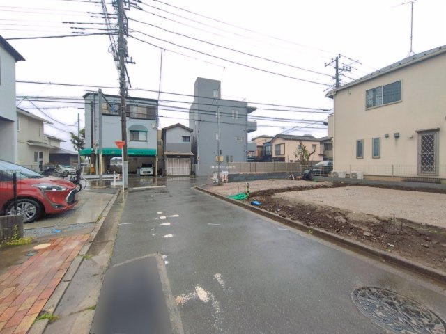 ふじみ野市亀久保の新築一戸建の前面道路含む現地写真|北東側約4.2m公道です。