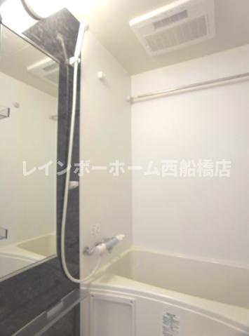 リブリ・ウィステリア小岩の浴室