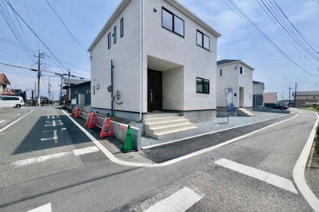 太田市新田木崎町の前面道路含む現地写真|暮らしやすい住環境♪