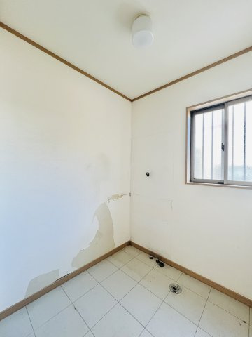 太田市新田瑞木町の洗面所|洗濯機を設置してもゆとりのある空間♪