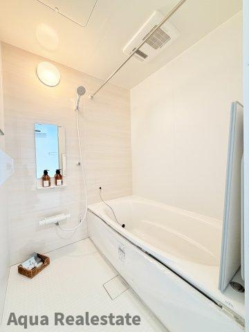 オール電化デザイナーズハウス八万町千鳥建売⑤の浴室|お風呂でホッとひと息。１日の疲れを癒しましょう。
