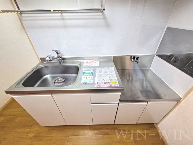 エルディムナツメ Dのキッチン|イメージ（同建物内別部屋の写真です）