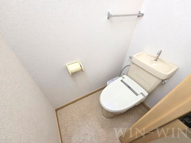 エルディムナツメ Dのトイレ|イメージ（同建物内別部屋の写真です）