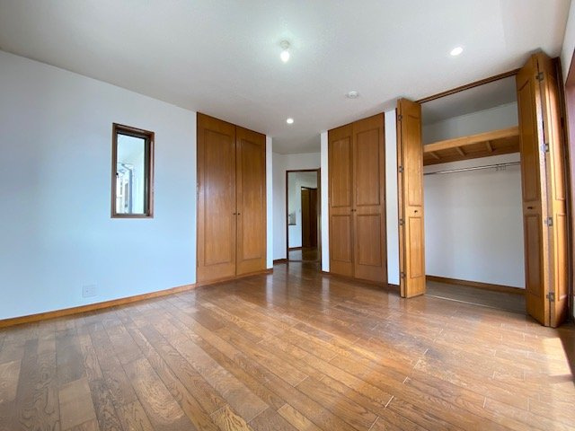 富岡西3丁目のその他|床材とクローゼット扉は温かみのある木目調に揃えられているプライベートルームです。