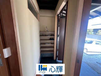 【玄関】 | 宇部市大字西岐波中古住宅／5LDK・2階建