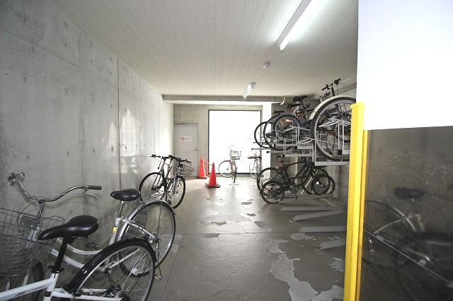 高知市はりまや町１丁目の賃貸マンションの駐車場|駐車スペースもあります